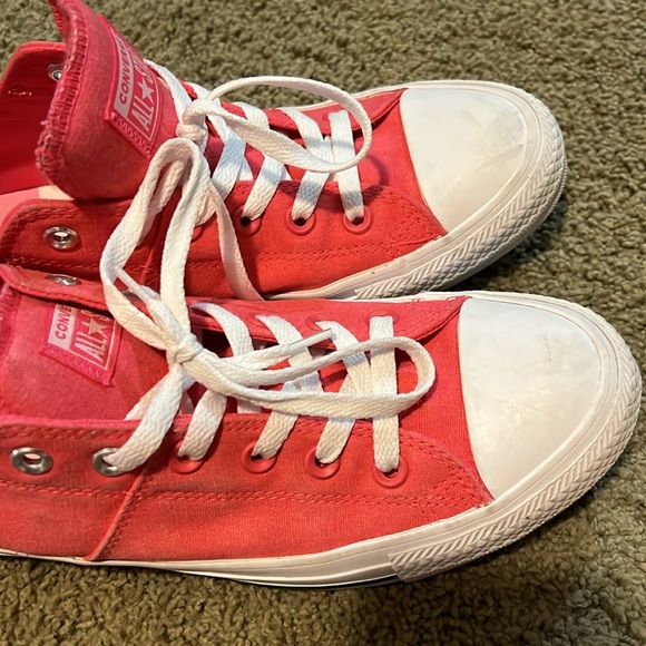 Pink Converse - Picture 3 of 4